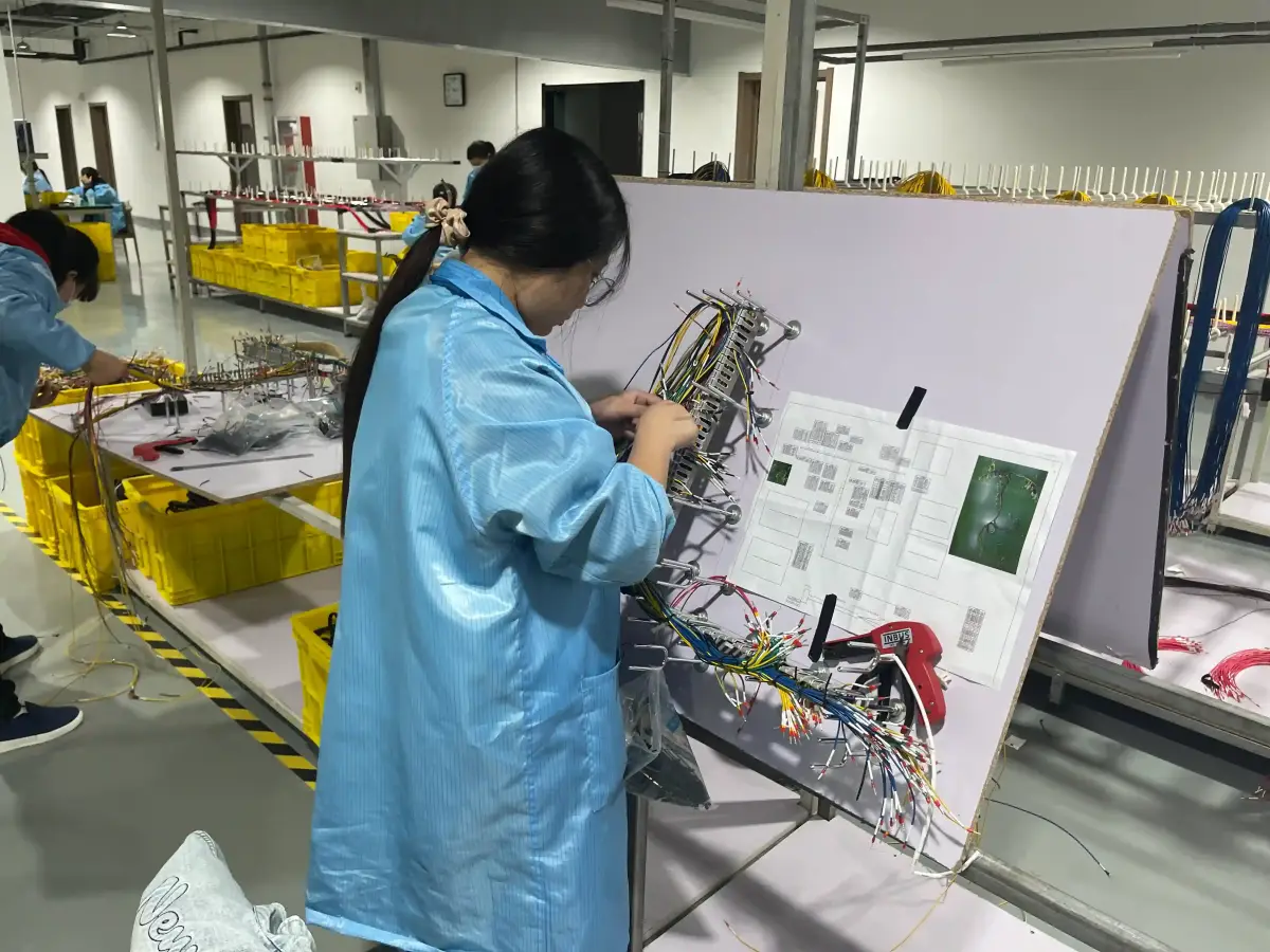 Cable Assembly Drawing Uitgelegd: Welke Maten, Callouts en Revisies Nodig Zijn om Productiefouten te Voorkomen